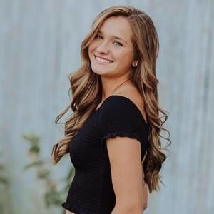 Meet your Posher, Chloe